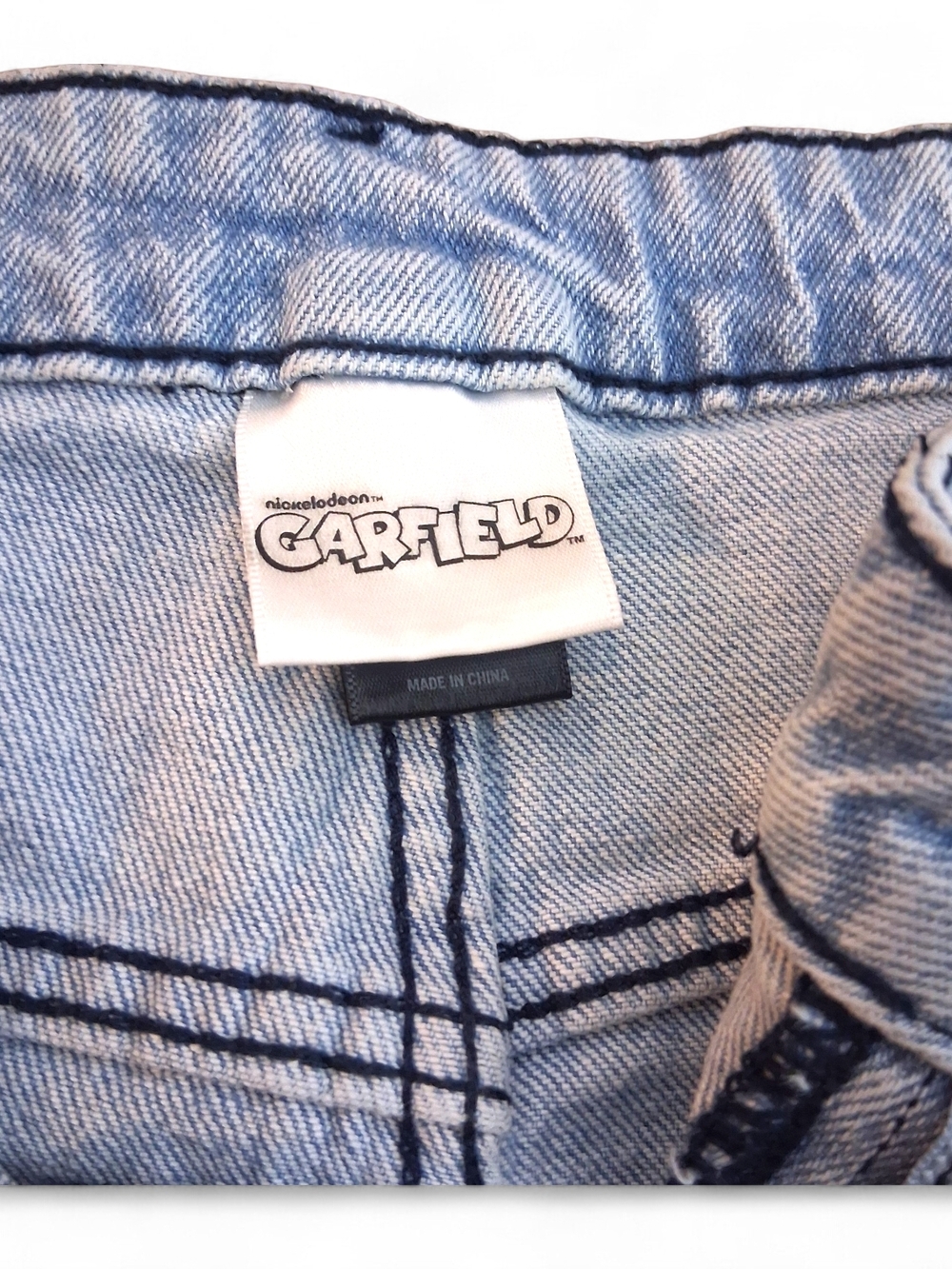 🆕️ Garfield Poses Light Wash Denim Jeans Womens Size 20 -Hot Topic- wide leg - Picture 6 of 9
